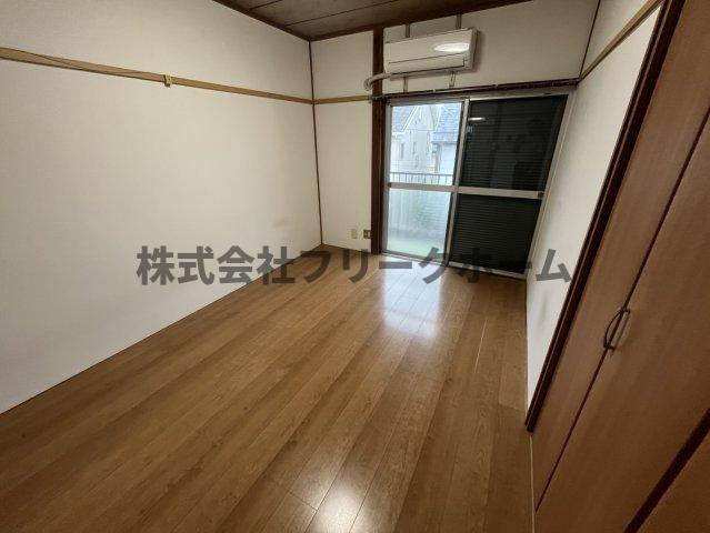 三鷹市上連雀２丁目のアパートの寝室