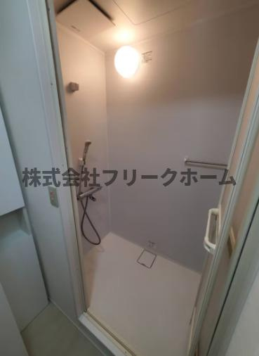 三鷹市上連雀２丁目のアパートのシャワールーム