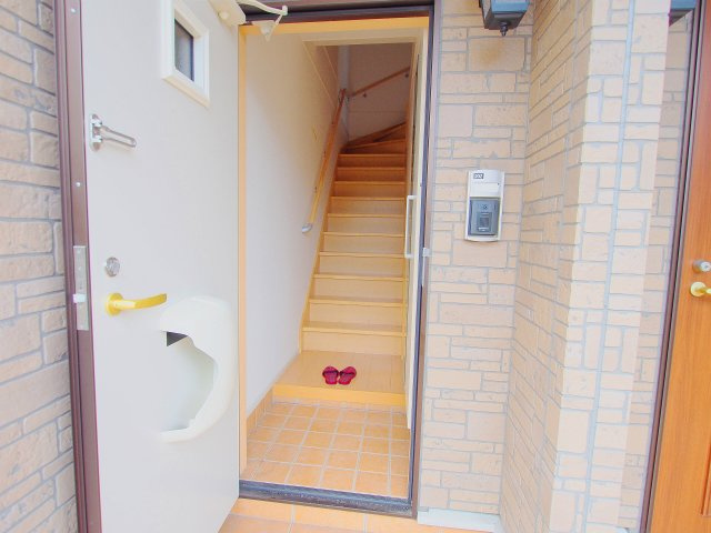 ノーブル　川内　Ⅲ番館の玄関