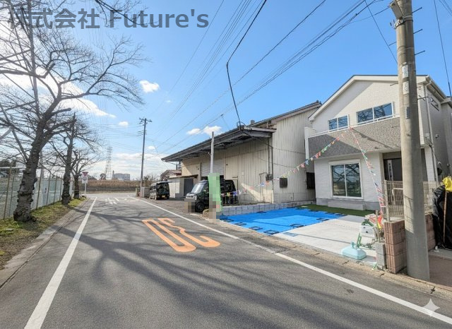吉川市道庭1丁目　新築戸建　全1棟の前面道路含む現地写真|前面道路含む現地写真です。