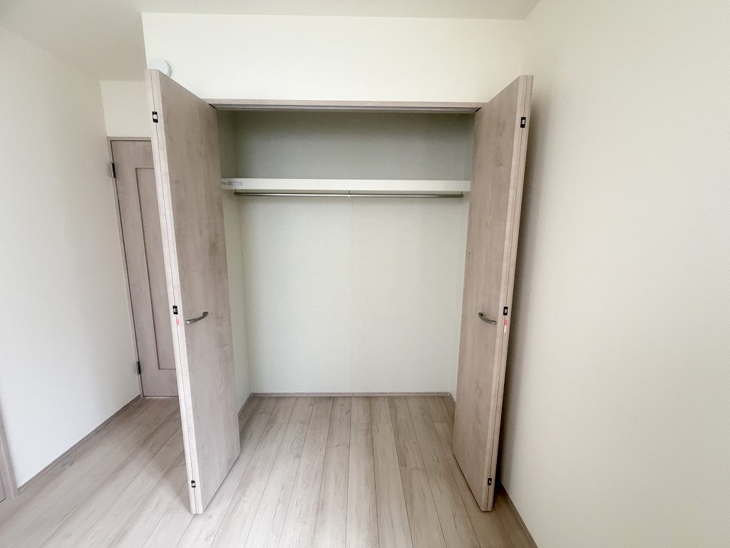 吉川市道庭1丁目　新築戸建　全1棟の収納|大切な衣類を収納できるクローゼット完備