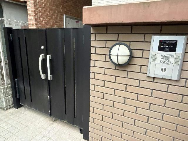 レオパレススペーシア　東池袋のエントランス