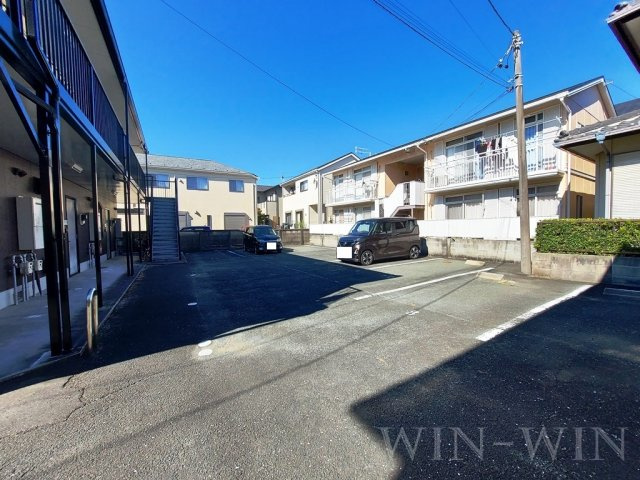 エクセルコート小鷹野の駐車場