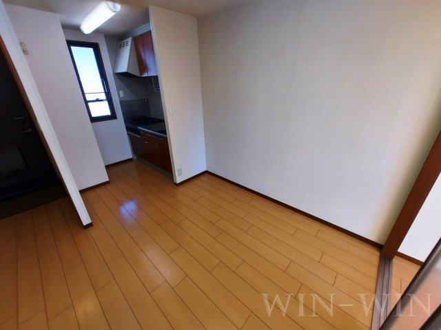 エクセルコート小鷹野の居間・リビング|イメージ（同建物内別部屋の写真です）