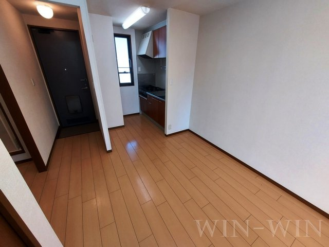エクセルコート小鷹野の居間・リビング|イメージ（同建物内別部屋の写真です）