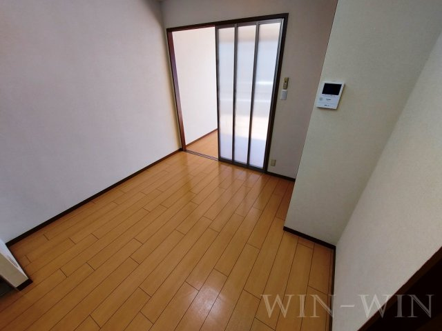 エクセルコート小鷹野の居間・リビング|イメージ（同建物内別部屋の写真です）