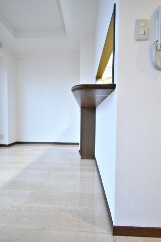 フロンティアタワー難波EAST（旧：グランソレイユ日本橋）の居間・リビング