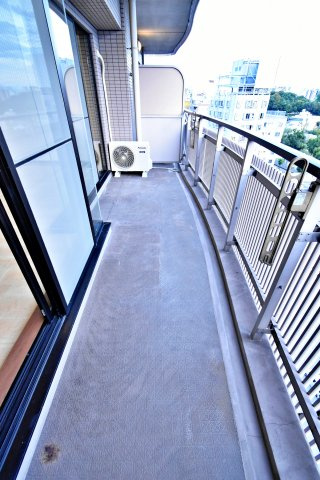 フロンティアタワー難波EAST（旧：グランソレイユ日本橋）のバルコニー