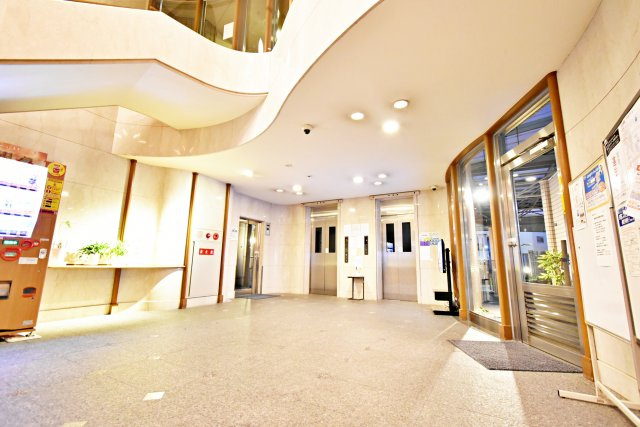 フロンティアタワー難波EAST（旧：グランソレイユ日本橋）のエントランス