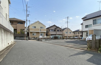 【前面道路含む現地写真】 | 前面道路も広く交通量も多くないです。