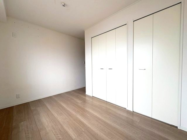 アベニュー藤井寺の洋室