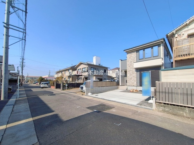 kEIAI GRACE天子田2期の前面道路含む現地写真