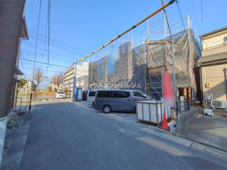 【前面道路含む現地写真】