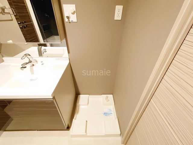 ブレシア東十条レジデンスの洗面所|室内洗濯機置場です☆