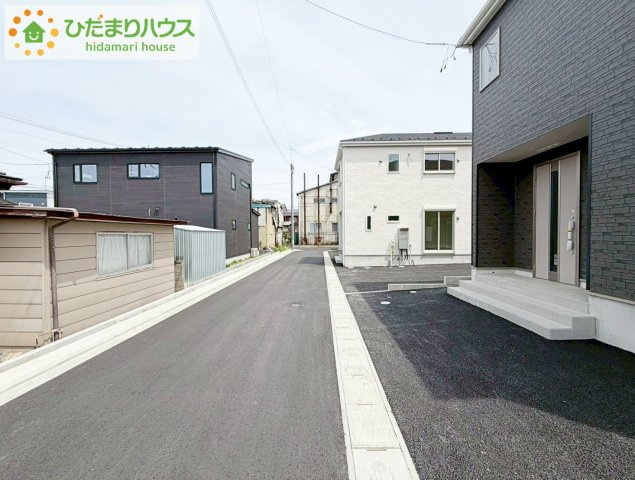 郡山市昭和第9　新築戸建　3号棟の前面道路含む現地写真