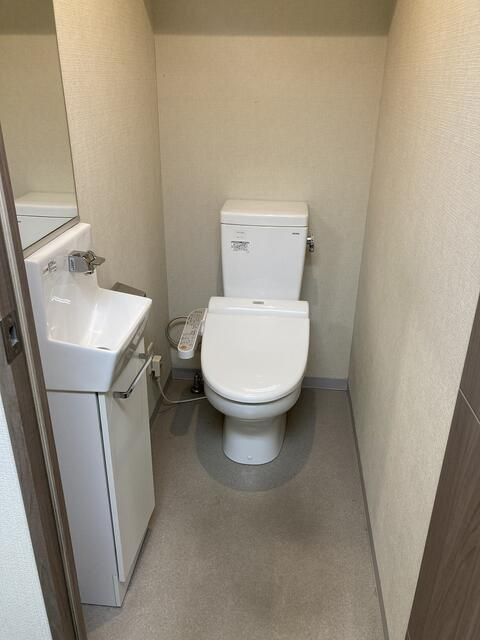 Ｆ．Ｈ．Ｄビルのトイレ