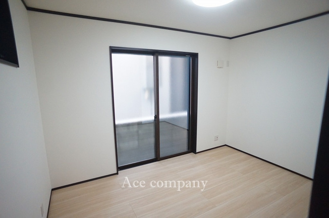 【寝室】 | 東大阪市花園東町2丁目 | 【3階：北側洋室6帖】クローゼット完備です♪