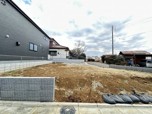 【外観】 | 清瀬市下宿2丁目　建築条件付売地　全19区画　(志木本店) | 現地（2026年2月）撮影／開放感あふれる角地。全19棟の開発分譲地内。