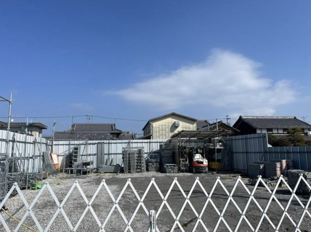 野洲市菖蒲の事業用地の外観