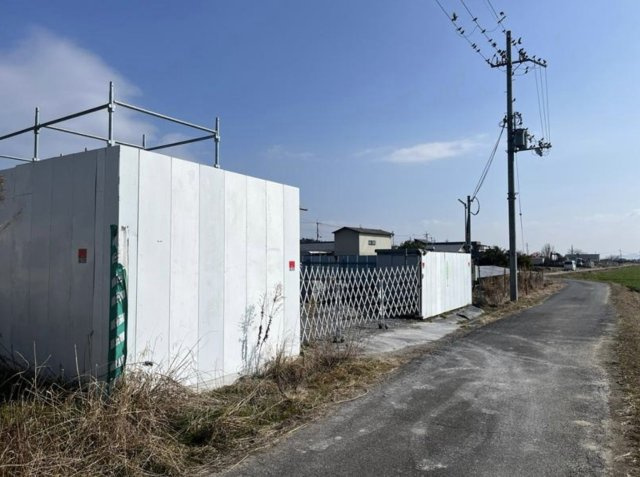 野洲市菖蒲の事業用地の外観
