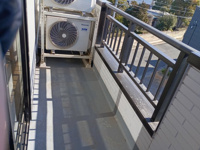 開放的で明るい空間を演出してくれるバルコニーです