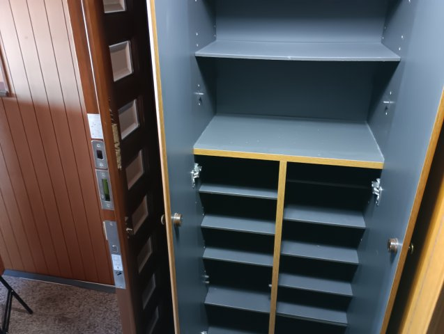 収納もある玄関です