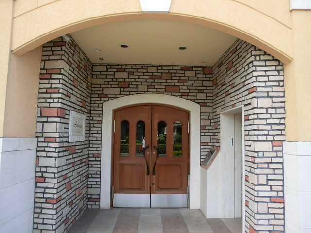 アンボワーズのエントランス|建物入口です！