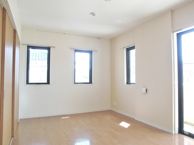 アンボワーズの寝室|洋室は二面採光です！