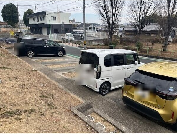 ヴィラリリオの駐車場