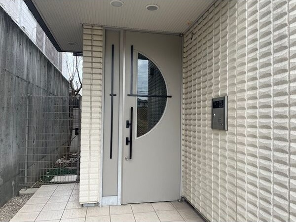 ヴィラリリオの玄関