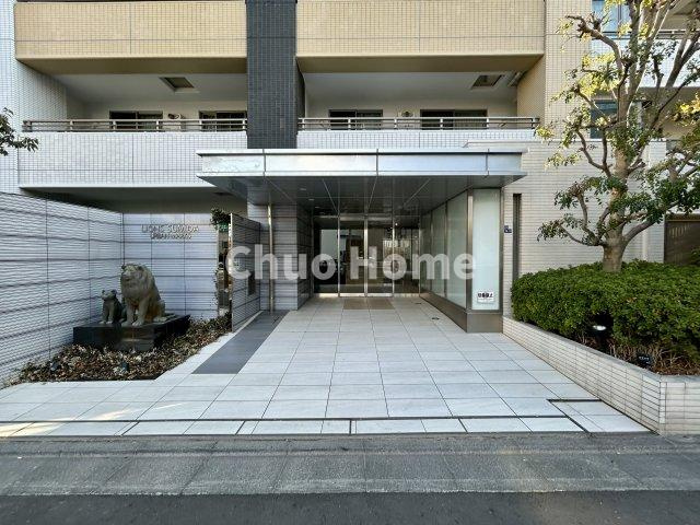 ライオンズ墨田アーバンマークスのエントランス|【エントランス】マンションのエントランスは、その物件の印象を決める、顔とも言える場所です。毎日通る場所ですからきれいなのが一番です。