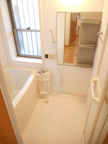 落ち着いた空間のお風呂です