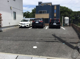 駐車場に車を止められます