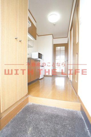 コンフォールHI【キャンペーン対象物件】の玄関|収納もある玄関です