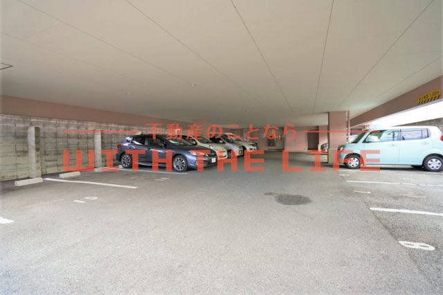 コンフォールHI【キャンペーン対象物件】の駐車場|駐車スペースもあります