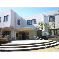 図書館「市港南図書館まで883ｍ」横浜市港南図書館
