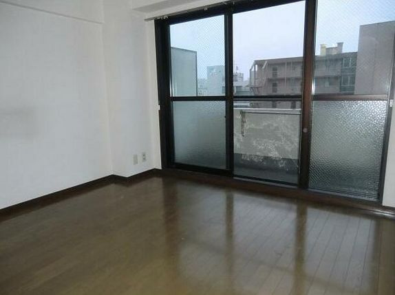 ラルゴ蕨の内装