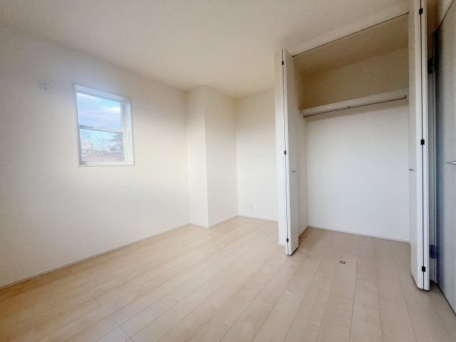 新築戸建・新築建売　福島市蓬莱6丁目第2　蓬莱東小・蓬莱中の洋室|各部屋にクローゼットがついているのでお部屋を広く快適に使えます！