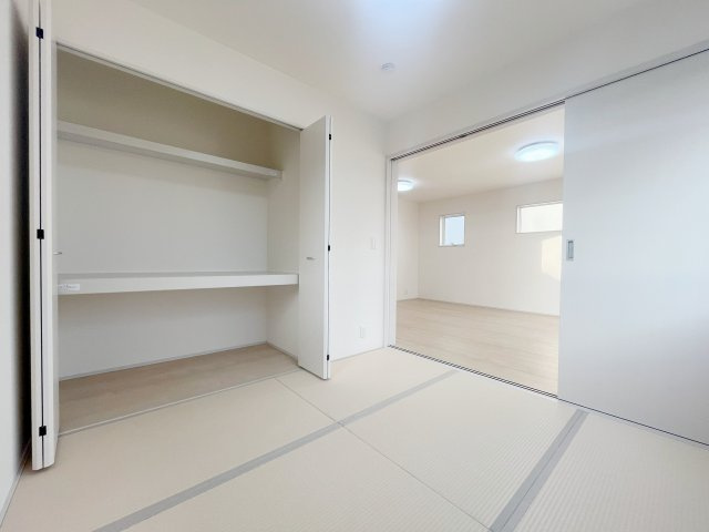 新築戸建・新築建売　福島市蓬莱6丁目第2　蓬莱東小・蓬莱中の収納|押入れ収納は出し入れしやすい折戸収納！