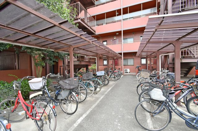 セザール東大宮の駐輪場