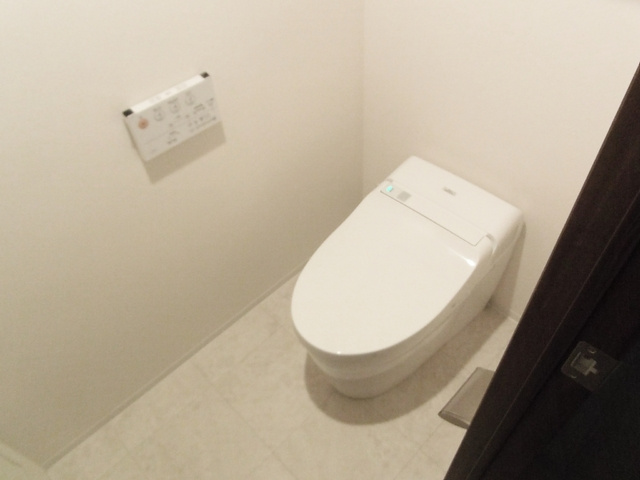 プラウド王子本町ディアージュのトイレ|広く使いやすいトイレです！