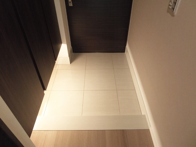 プラウド王子本町ディアージュの玄関|広く使いやすい玄関です！