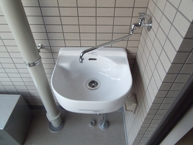 プラウド王子本町ディアージュの設備|バルコニーに洗い場があります！