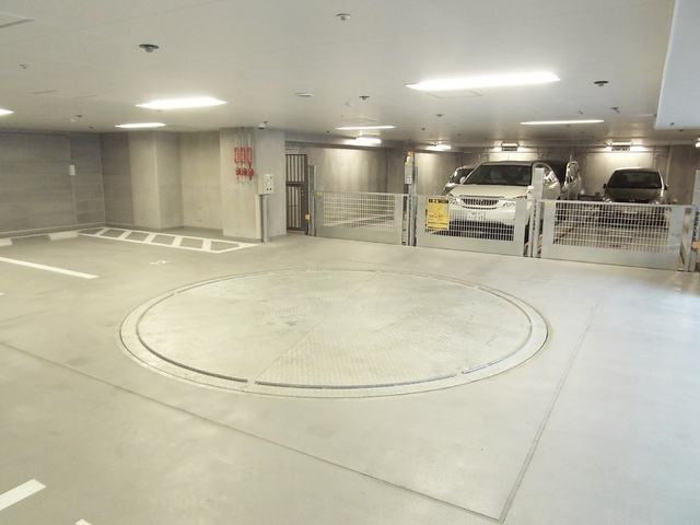 プラウド王子本町ディアージュの駐車場|敷地内に駐車場があります！