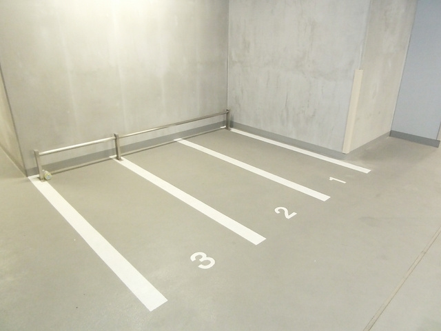 プラウド王子本町ディアージュの駐車場|バイクも駐車できます！