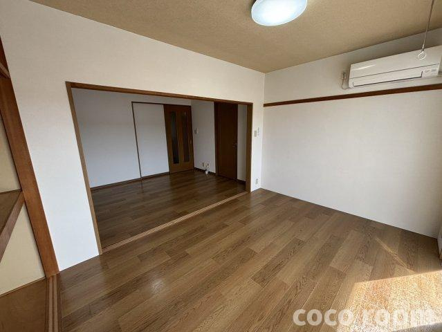 蓬莱ビルの居間・リビング