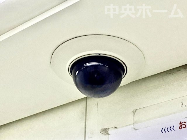 東陽町コーポラスの防犯設備|【防犯カメラ】何かあった時の大事な証拠になることももちろんなりますが、防犯というくらいですので大事なのは防犯カメラがあることによって抑止力につながることですよね。