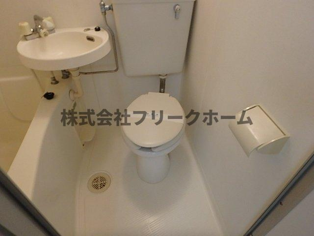 小金井市東町４丁目のアパートのトイレ