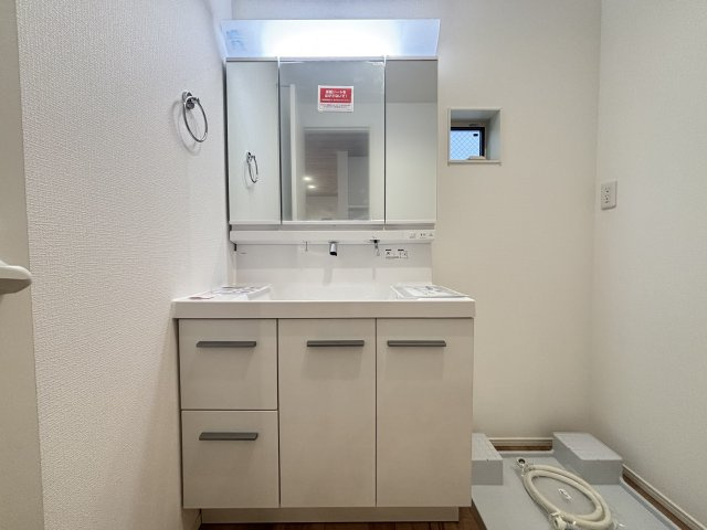 MELDIA西区城西町076②｜名古屋市の戸建ならホームアップの独立洗面台|就寝前や朝の身支度の際など、快適にお使いいただける洗面台