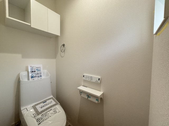 MELDIA西区城西町076②｜名古屋市の戸建ならホームアップのトイレ|2か所にトイレを完備。混み合う朝や来客時も安心の設計！